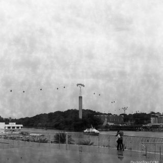 Nicole：用过期的Lomography 120mm伯爵灰色100黑白胶片拍摄