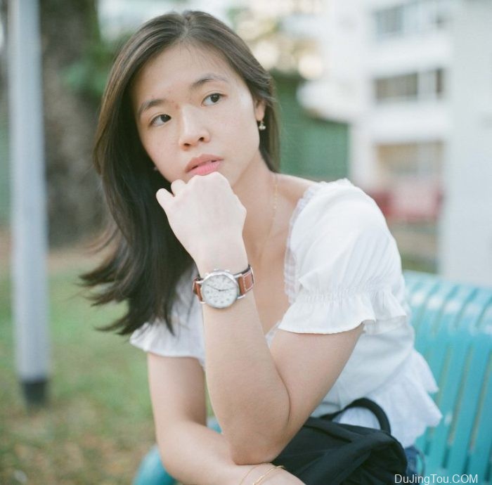 Nicole：Rolleiflex 2.8D TLR令人着迷的照片平滑度