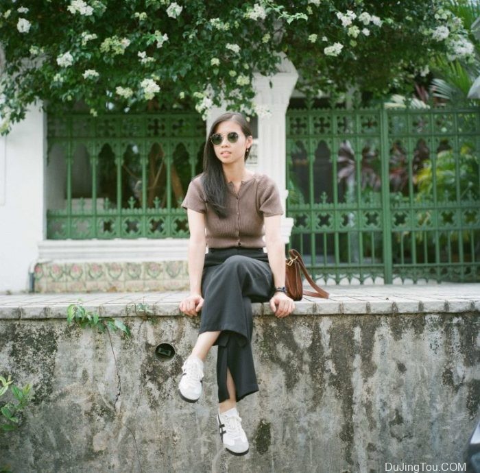 Nicole：Rolleiflex 2.8D TLR令人着迷的照片平滑度